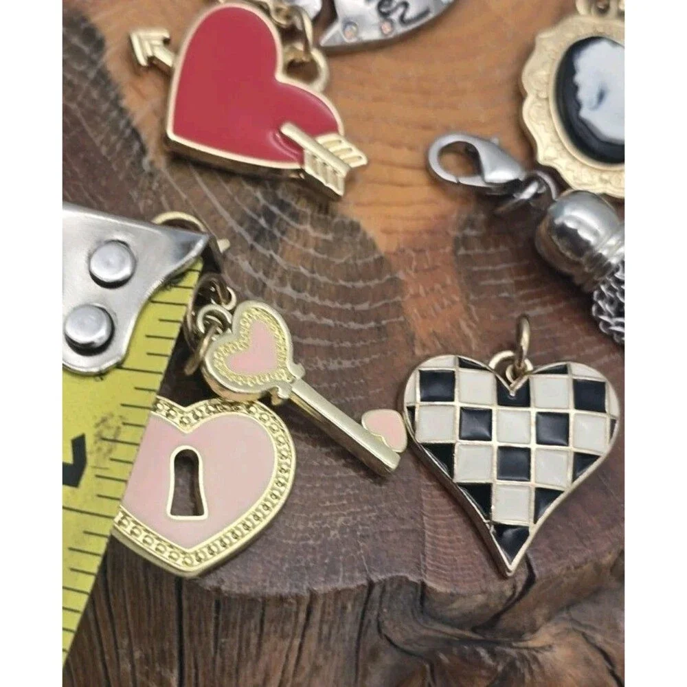 17- Charms Enamel - Hearts Friends Rose